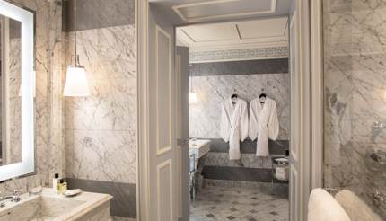 La Reserve Paris Suite Bathroom