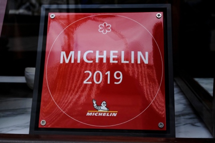 A Michelin star sign