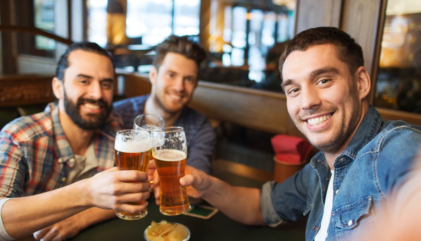 shu-gen-Male friends drinking beer-286476164-1440x823 - A World of Food ...