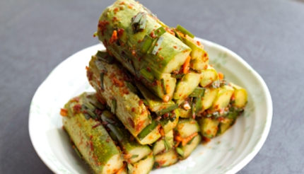 Refreshing oh-i sobagi cucumber kimchi (Photo Chloe Lim via Flickr)