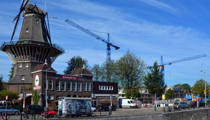 Brouwerij ‘t IJ in front of the city's biggest windmill