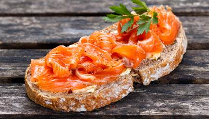 Smoked salmon on brown bread